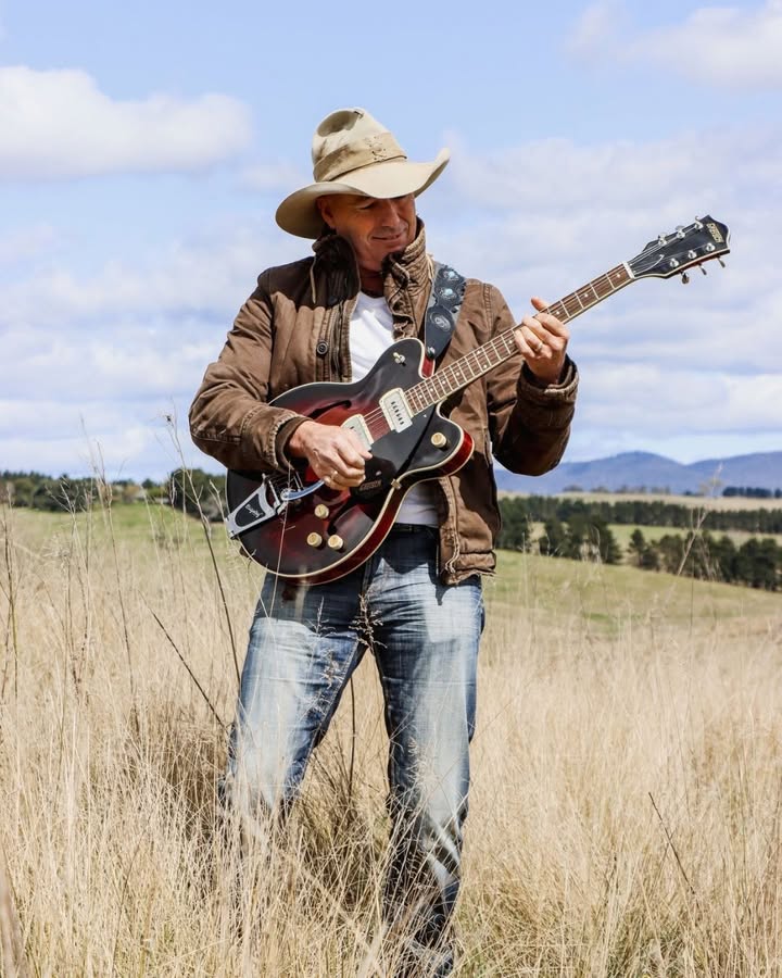 Featured image for “Free Live Music with Garry Carson Jones at Tathra Beach Bowling Club”