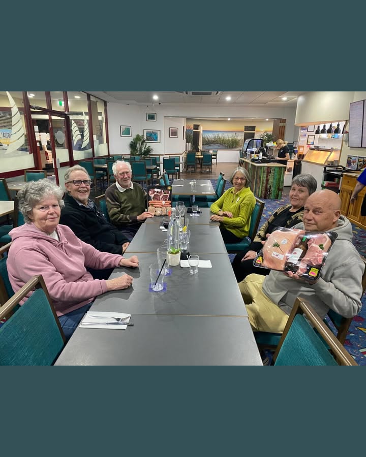Featured image for “Happy Faces & Meat Tray Winners at Tathra Bowlo”