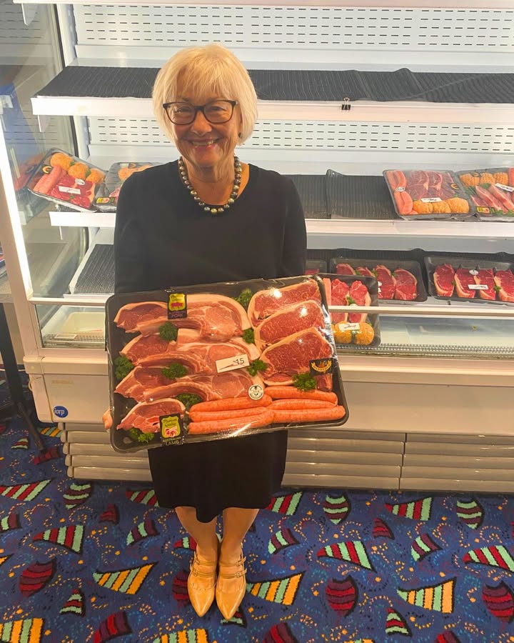 Featured image for “Meat Tray Raffle Winner at Tathra Beach Bowling Club”