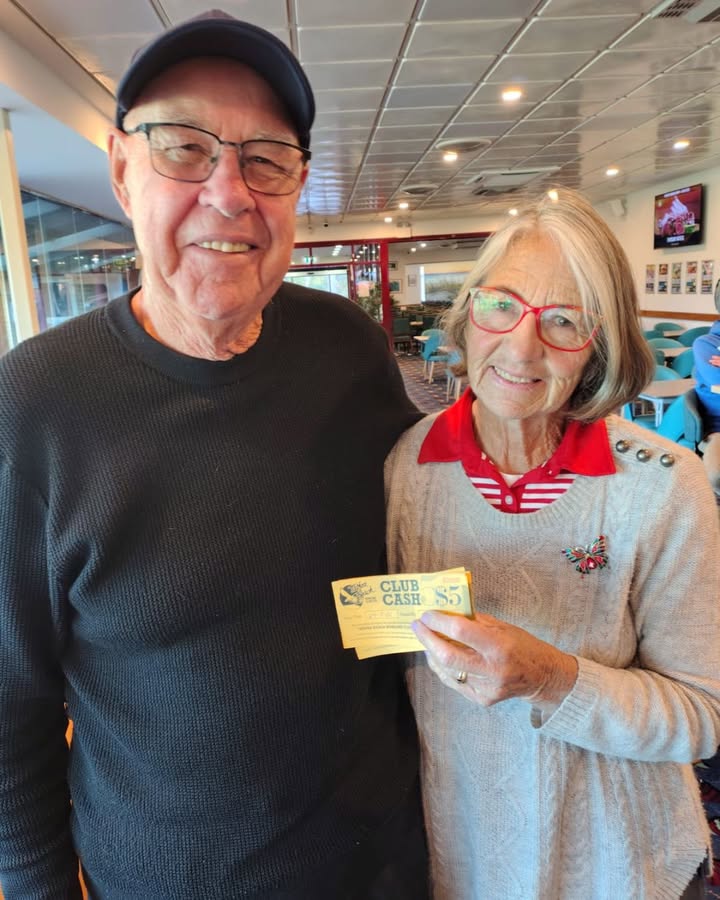 Featured image for “Club Cash Winners Bob and Denise at Tathra Beach Bowling Club”